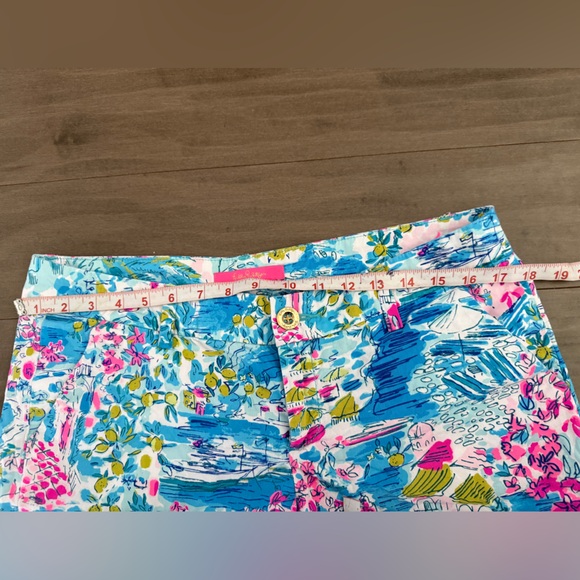 Lilly Pulitzer Women's Print Shorts - Blue and Pink size 8 - Picture 8 of 8
